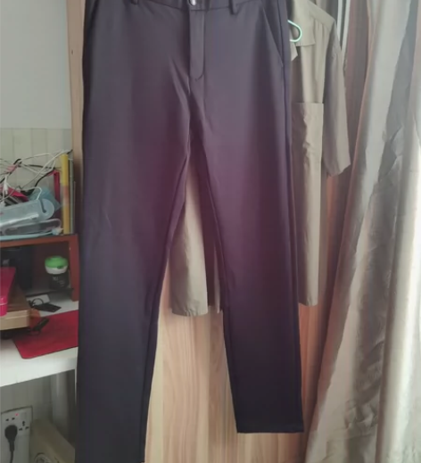 180码黑色修身长裤。加薄绒,面料好,柔软...