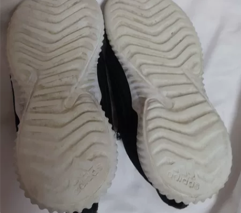 阿迪男女童鞋，专柜正品，27码，保真。自己...