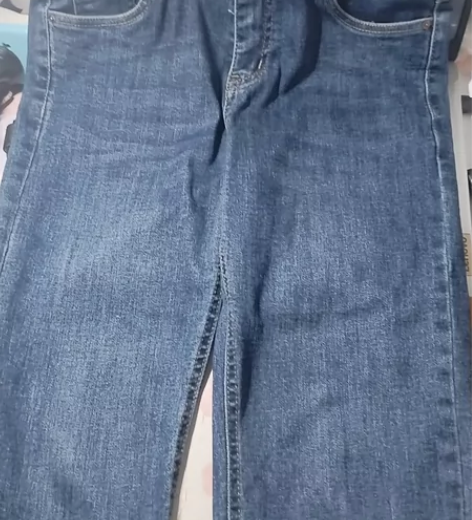 深蓝牛仔紧身直筒长裤 虽然是长裤但我身高1...