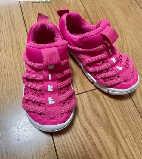 耐克nike正品夏季女儿童27码运动休闲鞋...