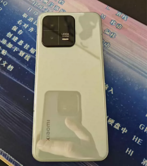 小米13  12+256绿色玻璃，账号可退...