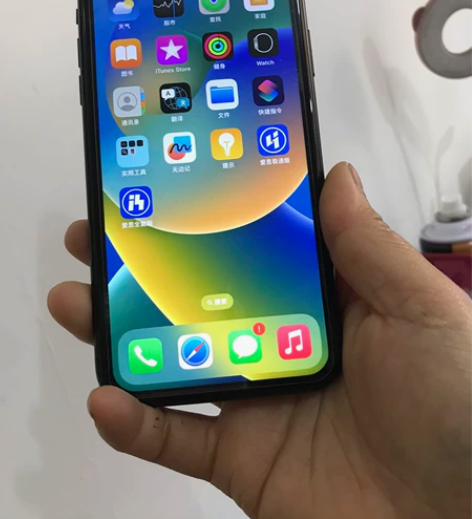 苹果xr，64g无面容，国产屏，卡贴机送卡...