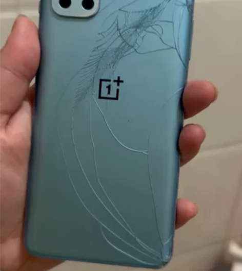 一加9r后面碎了前面没问题 标价出价格可以...