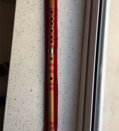 长鸣牌笛子，瑕疵处已拍图！ 回收的不会测试...