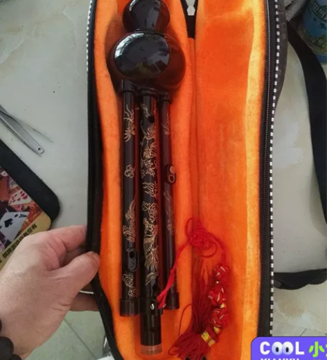 葫芦丝2个，通走，赠送收纳盒，本人不会吹，...