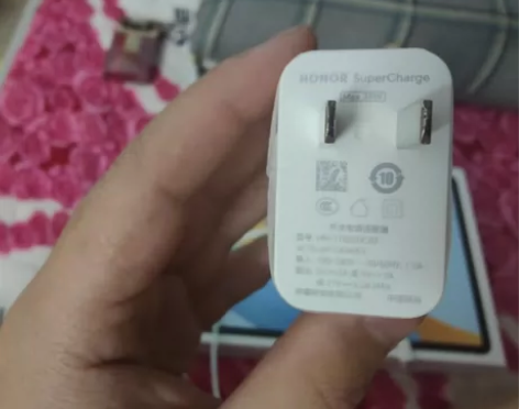 出售一台安卓平板荣耀v8 Pro  9.9...