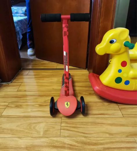 麦斯卡  滑板车平衡车儿童车 法拉利车队 ...