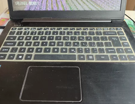 清华同方笔记本～锐锋S2 成色如图，壳子有...