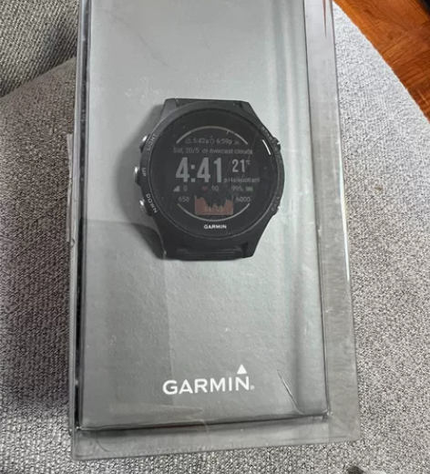 出佳明935手表，购于专卖店，箱说都在，发...