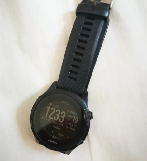 佳明 935，2020年二手购入，自己使用...