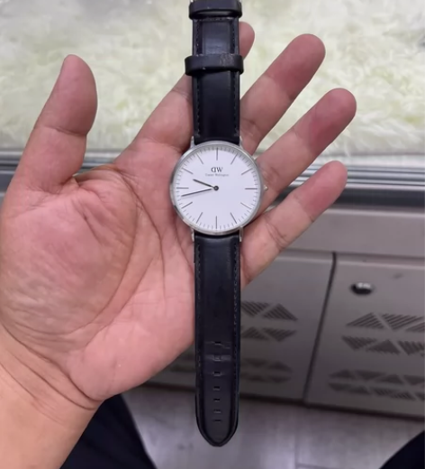 DW 手表 表带有磨损 纯原无拆的 感兴趣...