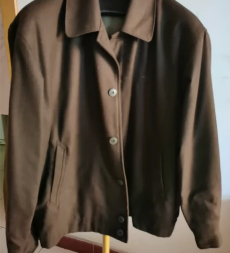 男士夹克（180码） 感兴趣的话点“我想要...