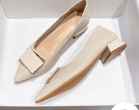 真皮平底尖头浅口单鞋女2023年大东新款