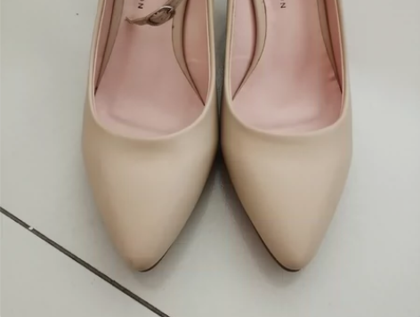 大东高跟鞋，米色，36码，实体店买的，几乎...