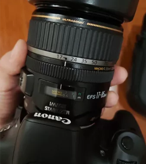 几乎全新佳能单反相机EOS550D带原装1...