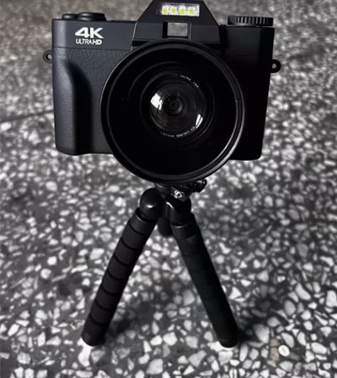 家中闲置 600多买的 几乎全新  带广角...