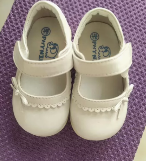 白色小皮鞋20包邮  小了穿不了 16码内...