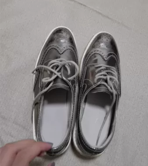 全新全新全新！心思路38码枪色布洛克松糕鞋...