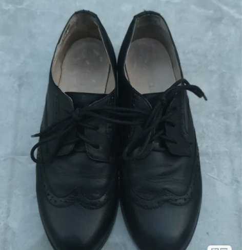 森达 布洛克平底鞋38码  新旧见图 便宜...