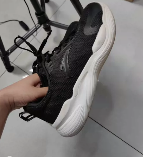 安踏女鞋仅穿一次没洗 实体店购入，保真。可...
