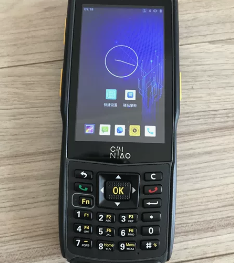 安卓9.0，跟小yi智能巴枪一个系统， 成...