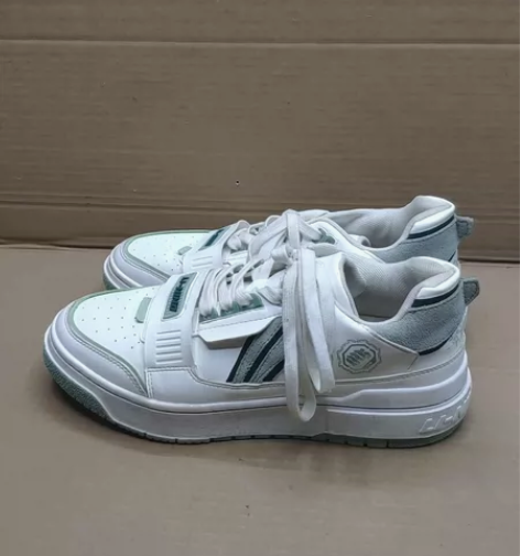 李宁男鞋43.5码板鞋运动鞋跑步鞋，专柜正...