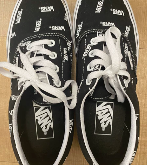 vans低帮37码数，这个买回来仅试穿在家...