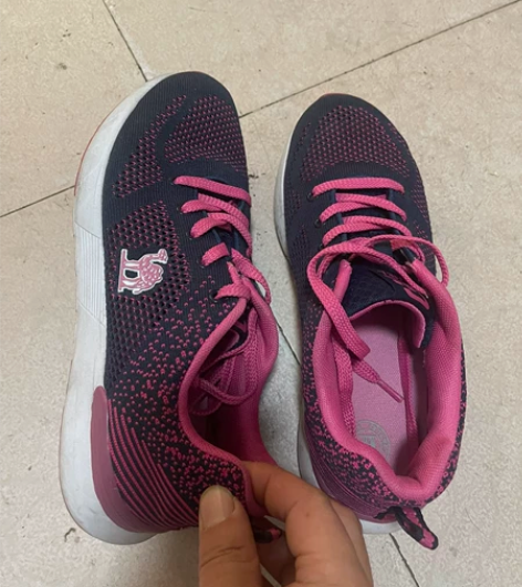 骆驼运动鞋，夏凉鞋40码成色非常非常好，没...