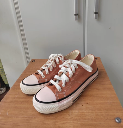 骆驼豆沙色运动鞋女士秋季新款时尚休闲板鞋女...