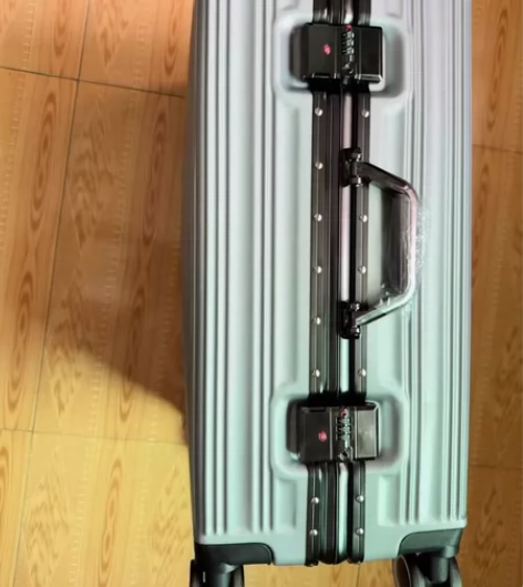 【全新包邮】原价499正品诺贝达铝框行李箱...