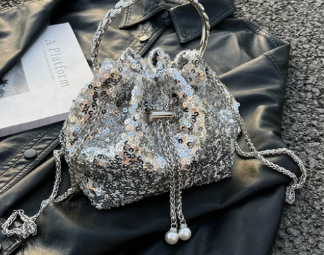 高级感包包女2023新款小众设计夏天链条单...