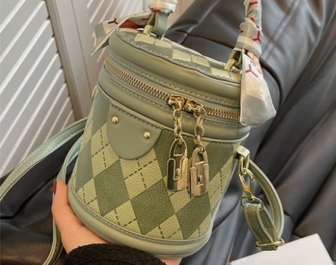 高级感小众包包女2022新款百搭时尚202...