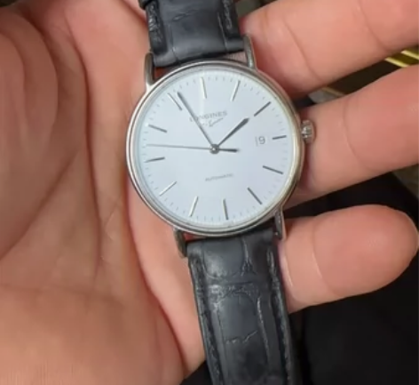 浪琴手表 感兴趣的话点“我想要”和我私聊吧...