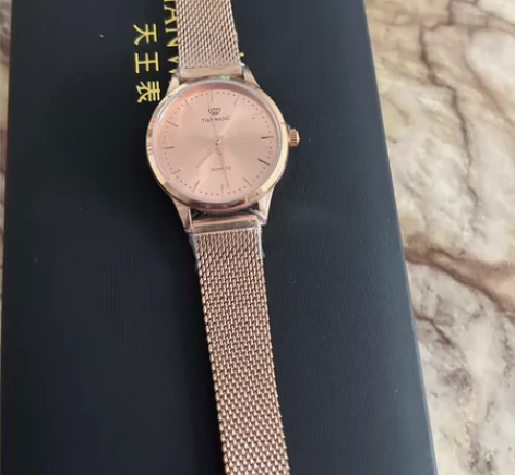 天王表女士时尚女表防水石英表简约名牌新款腕...