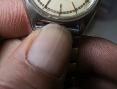 西铁城手表，摇它会走 感兴趣的话点“我想要...