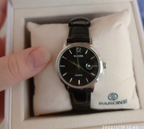 雷诺手表 女表：真皮表带的是女表，带过几次...
