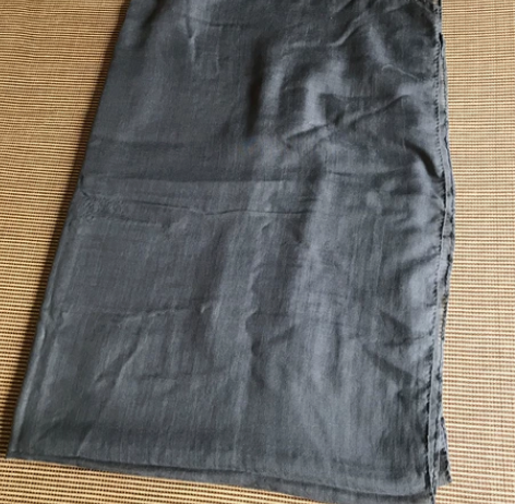 启法棉麻围巾全新浅咖色，标签已剪 感兴趣的...