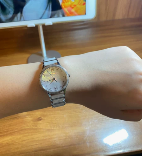 ?飞亚达女表 买了apple watch了...