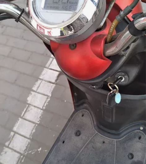 代友出售电摩一辆，5块20A电池，去年换的...