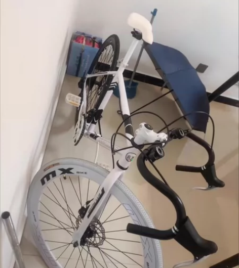 死飞自行车成年人单车公路赛山 感兴趣的话点...