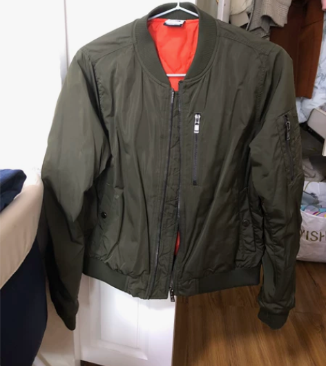 女士棒球外套，外贸店买的，也不知道什么品牌...