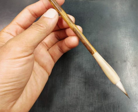 凤眼竹牛角狼羊兼毫毛笔 口径0.6，出峰2...