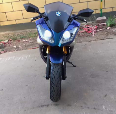 极品嘎嘎新宝马款大跑车，双缸水冷400动力...