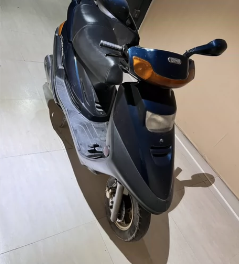 出售一台雅马哈凌鹰豪华版125cc 感兴趣...