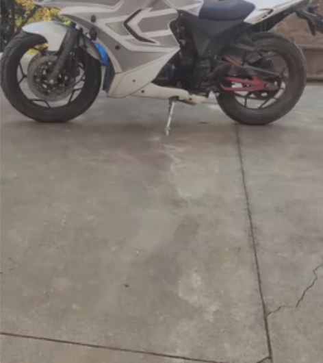 宝雕BD150-23B，16年的，有些刮痕...