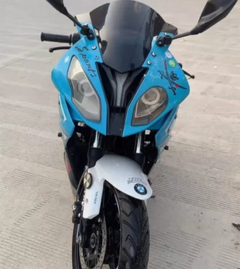 宝雕200cc，改的排气，无手续，喜欢的来...