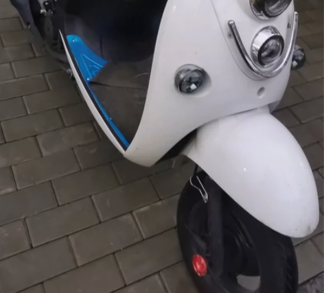 几乎新讴蒂踏板摩托车燃油复古小龟王款国四电...