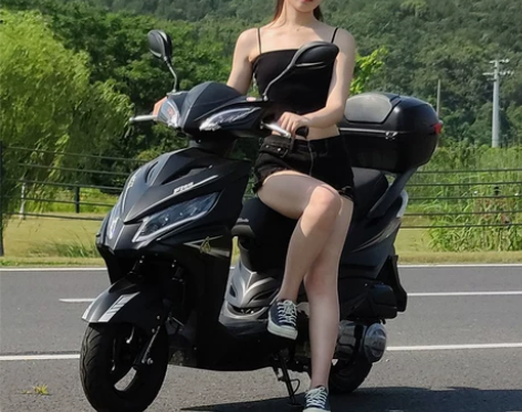 ?全新踏板摩托车男女装本田款式125国四电...