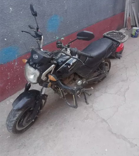 2018公户力帆摩托车150，实表1800...