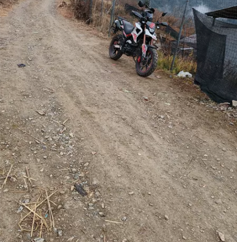 银钢铁拳250，2022年12月上牌，证件...